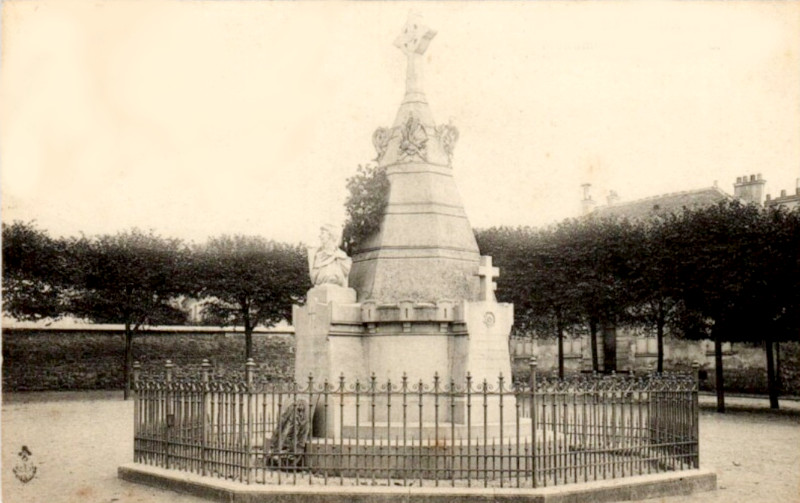 monument place Dampierre